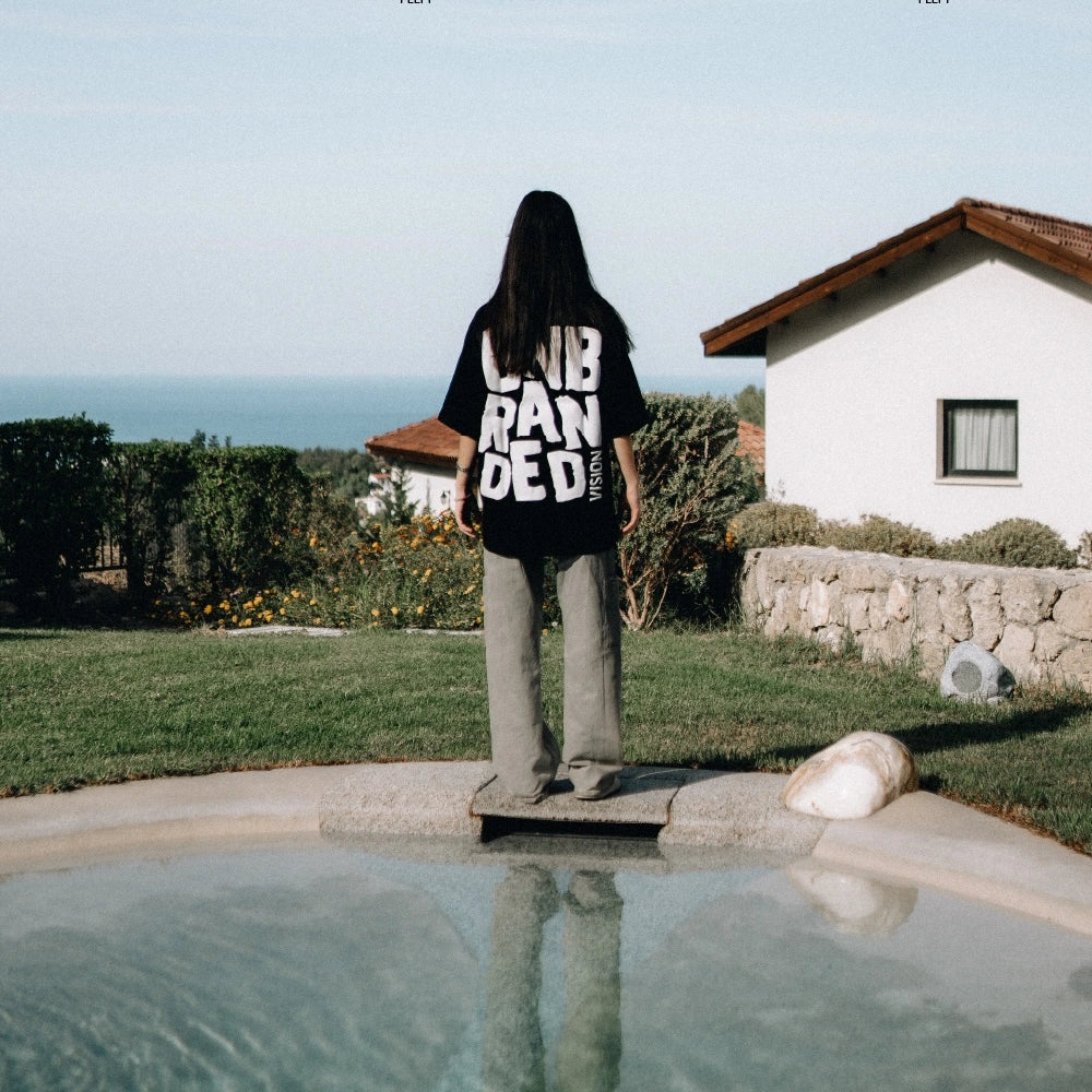 UN Mono Oversized Tee - Black